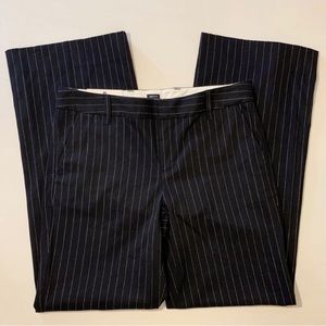 GAP Modern Fit Stretch pinstripe dress pants. Size 10R